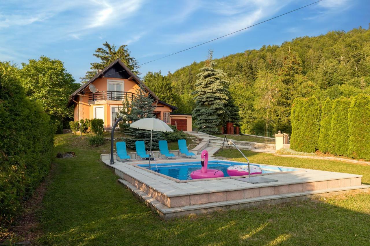 Villa Tratea - With A Heated Pool Tomici Екстер'єр фото