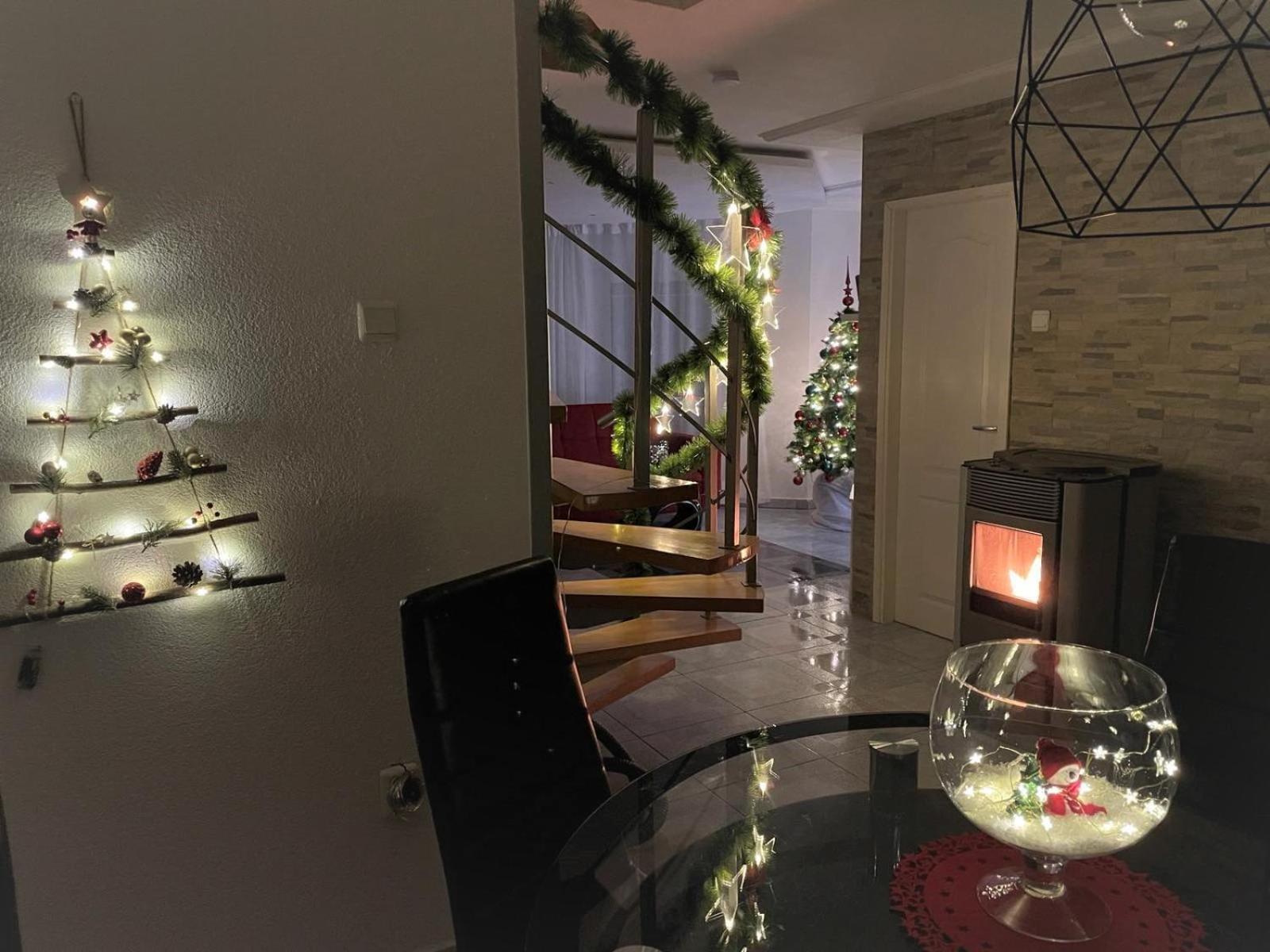 Villa Tratea - With A Heated Pool Tomici Екстер'єр фото